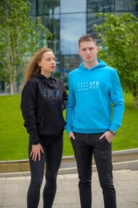 FIIT merch - čierna a modrá mikina